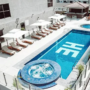 He Aparthotel